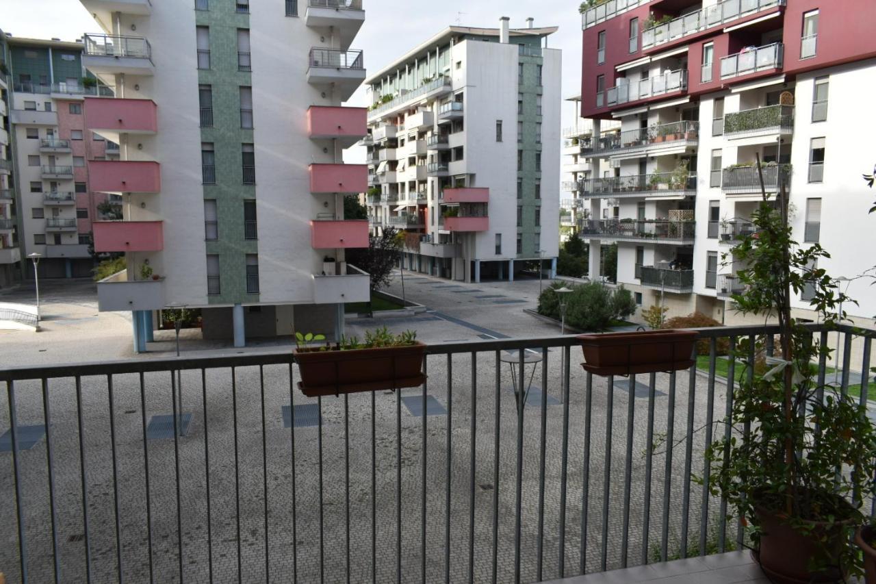 Ferienwohnung House Promenade Santa Giulia Mailand Exterior foto